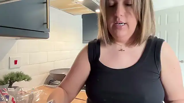 Snapshot of annabellewarick chatting on 03/23/26, 09:57 annabellewarick online show from 03/23/26, 09:57