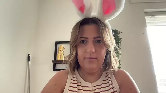 Snapshot of annabellewarick chatting on 04/02/26, 10:02 annabellewarick online show from 04/02/26, 10:02