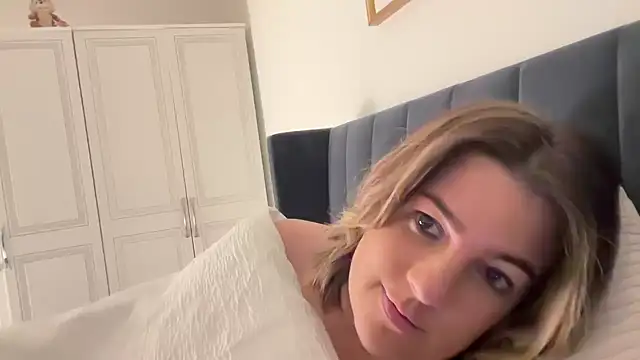 Snapshot of annabellewarick chatting on 04/16/26, 09:39 annabellewarick online show from 04/16/26, 09:39