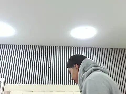 Snapshot of Alex_Wolft chatting on 04/11/26, 11:36 Alex Wolft online show from 04/11/26, 11:36