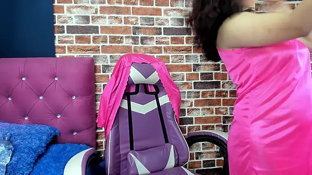 Snapshot of Sary_LittleSmiles chatting on 04/01/26, 11:22 Sary LittleSmiles online show from 04/01/26, 11:22