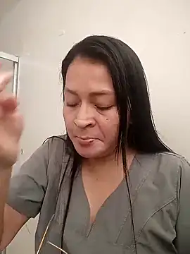 Snapshot of Dr_Edna_naughty chatting on 04/24/26, 03:14 Dr Edna naughty online show from 04/24/26, 03:14