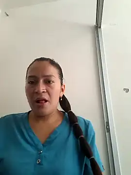 Snapshot of Dr_Edna_naughty chatting on 05/30/26, 04:15 Dr Edna naughty online show from 05/30/26, 04:15