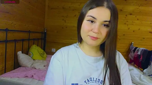 Snapshot of LucyMur chatting on 03/31/26, 03:12 LucyMur online show from 03/31/26, 03:12