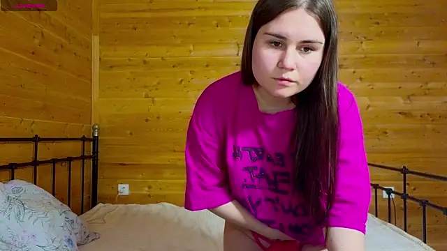 Snapshot of LucyMur chatting on 04/07/26, 04:18 LucyMur online show from 04/07/26, 04:18