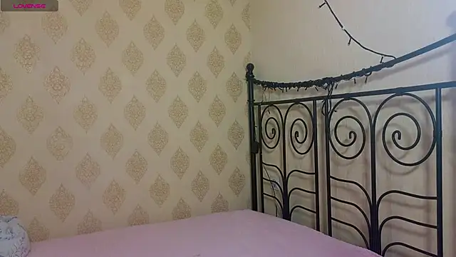 Snapshot of LucyMur chatting on 04/12/26, 08:14 LucyMur online show from 04/12/26, 08:14