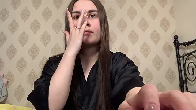 Snapshot of LucyMur chatting on 04/18/26, 12:58 LucyMur online show from 04/18/26, 12:58