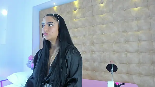 Snapshot of ariana_morelly chatting on 04/16/26, 12:17 ariana morelly online show from 04/16/26, 12:17