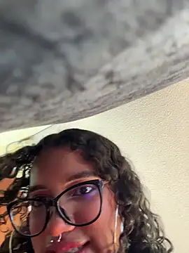 Snapshot of Bunny_fire chatting on 03/19/26, 07:18 Bunny fire online show from 03/19/26, 07:18