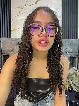 Snapshot of Bunny_fire chatting on 03/23/26, 07:07 Bunny fire online show from 03/23/26, 07:07