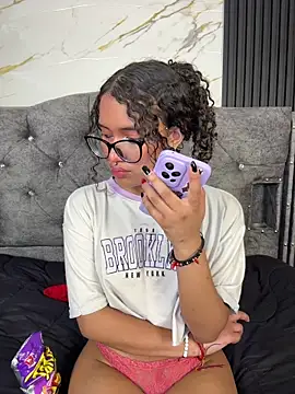 Snapshot of Bunny_fire chatting on 04/18/26, 07:58 Bunny fire online show from 04/18/26, 07:58