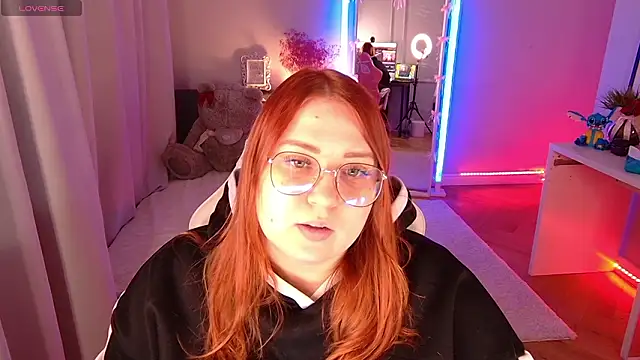 Adelina Mood online show from 03/09/26, 09:52