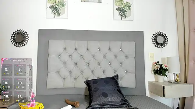 Snapshot of Arya_Grey chatting on 04/14/26, 11:38 Arya Grey online show from 04/14/26, 11:38