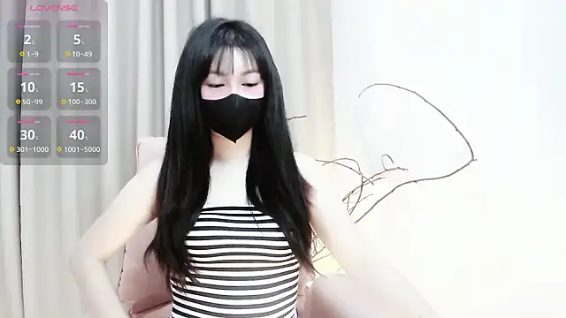 Snapshot of Sweet-Shuna chatting on 03/17/26, 01:43 Sweet-Shuna online show from 03/17/26, 01:43