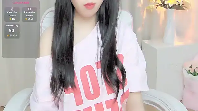 Snapshot of Sweet-Shuna chatting on 04/13/26, 01:49 Sweet-Shuna online show from 04/13/26, 01:49