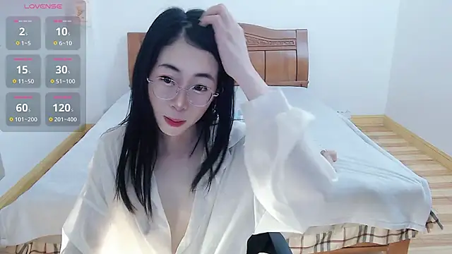 Snapshot of mila-baby-99 chatting on 03/21/26, 03:33 mila-baby-99 online show from 03/21/26, 03:33