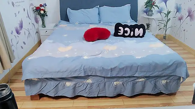 Snapshot of mila-baby-99 chatting on 04/04/26, 01:19 mila-baby-99 online show from 04/04/26, 01:19