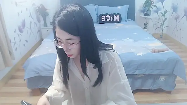 Snapshot of mila-baby-99 chatting on 04/06/26, 12:41 mila-baby-99 online show from 04/06/26, 12:41