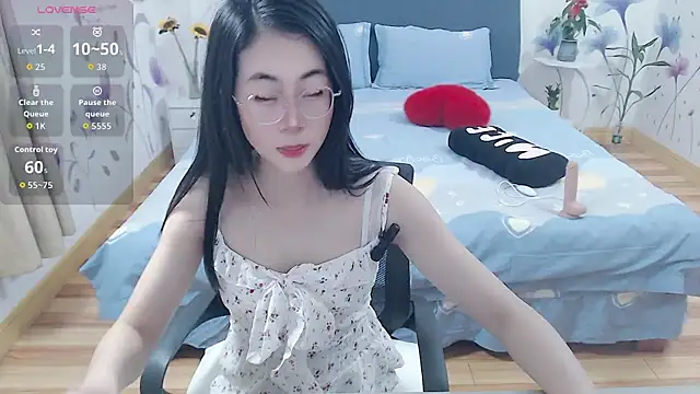 Snapshot of mila-baby-99 chatting on 04/15/26, 01:34 mila-baby-99 online show from 04/15/26, 01:34