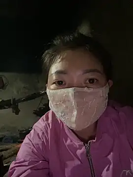 Snapshot of Bling-pusy chatting on 03/13/26, 10:49 Bling-pusy online show from 03/13/26, 10:49