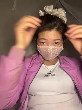 Snapshot of Bling-pusy chatting on 03/14/26, 12:32 Bling-pusy online show from 03/14/26, 12:32