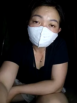 Snapshot of Bling-pusy chatting on 03/24/26, 12:21 Bling-pusy online show from 03/24/26, 12:21