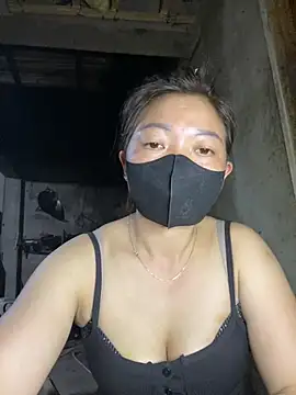 Snapshot of Bling-pusy chatting on 03/25/26, 10:27 Bling-pusy online show from 03/25/26, 10:27