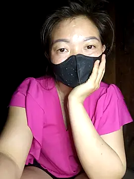 Snapshot of Bling-pusy chatting on 04/04/26, 01:52 Bling-pusy online show from 04/04/26, 01:52