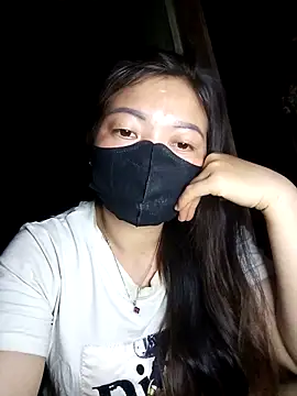 Snapshot of Bling-pusy chatting on 04/07/26, 01:11 Bling-pusy online show from 04/07/26, 01:11