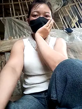 Snapshot of Bling-pusy chatting on 04/20/26, 06:38 Bling-pusy online show from 04/20/26, 06:38