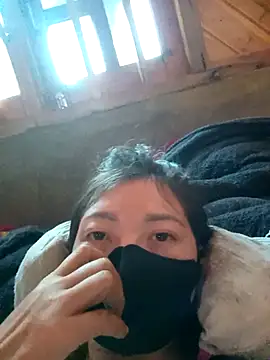 Snapshot of Bling-pusy chatting on 04/23/26, 03:41 Bling-pusy online show from 04/23/26, 03:41