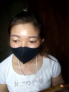 Snapshot of Bling-pusy chatting on 04/23/26, 12:40 Bling-pusy online show from 04/23/26, 12:40