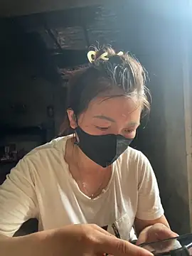 Bling-pusy online show from 06/18/26, 12:33