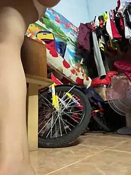 Snapshot of July-lovee chatting on 03/29/26, 04:07 July-lovee online show from 03/29/26, 04:07