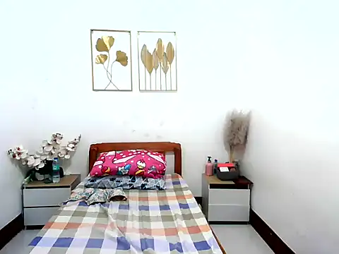 Snapshot of alluring_girlie16xxx chatting on 04/20/26, 12:41 alluring girlie16xxx online show from 04/20/26, 12:41