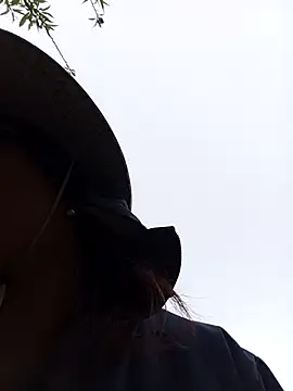 Snapshot of Yellow-pink chatting on 03/13/26, 02:18 Yellow-pink online show from 03/13/26, 02:18