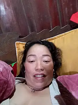 Snapshot of Yellow-pink chatting on 03/24/26, 04:45 Yellow-pink online show from 03/24/26, 04:45