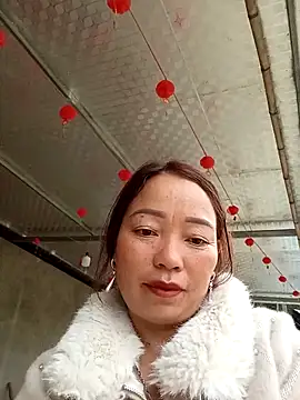 Snapshot of Yellow-pink chatting on 03/27/26, 11:10 Yellow-pink online show from 03/27/26, 11:10