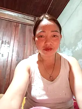 Snapshot of Yellow-pink chatting on 03/29/26, 12:54 Yellow-pink online show from 03/29/26, 12:54