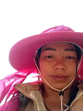 Snapshot of Yellow-pink chatting on 03/30/26, 01:39 Yellow-pink online show from 03/30/26, 01:39