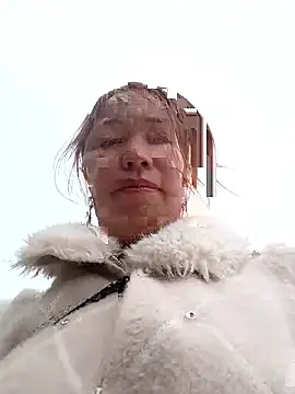 Snapshot of Yellow-pink chatting on 03/31/26, 02:13 Yellow-pink online show from 03/31/26, 02:13