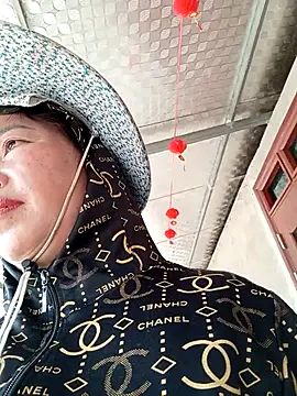 Snapshot of Yellow-pink chatting on 04/04/26, 01:48 Yellow-pink online show from 04/04/26, 01:48