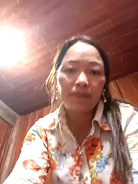 Snapshot of Yellow-pink chatting on 04/07/26, 01:22 Yellow-pink online show from 04/07/26, 01:22