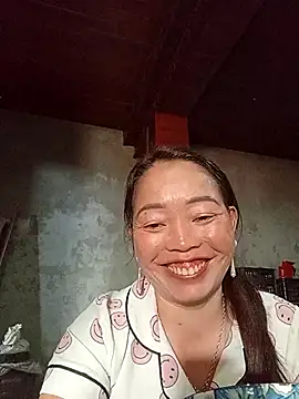 Snapshot of Yellow-pink chatting on 04/08/26, 01:27 Yellow-pink online show from 04/08/26, 01:27