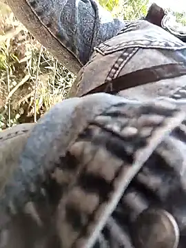 Snapshot of Yellow-pink chatting on 04/09/26, 03:39 Yellow-pink online show from 04/09/26, 03:39