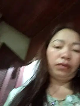 Snapshot of Yellow-pink chatting on 04/10/26, 11:09 Yellow-pink online show from 04/10/26, 11:09