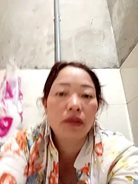 Snapshot of Yellow-pink chatting on 04/11/26, 10:14 Yellow-pink online show from 04/11/26, 10:14