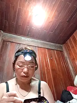 Snapshot of Yellow-pink chatting on 04/14/26, 02:12 Yellow-pink online show from 04/14/26, 02:12