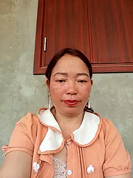 Snapshot of Yellow-pink chatting on 04/15/26, 03:46 Yellow-pink online show from 04/15/26, 03:46