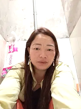 Snapshot of Yellow-pink chatting on 04/16/26, 11:29 Yellow-pink online show from 04/16/26, 11:29